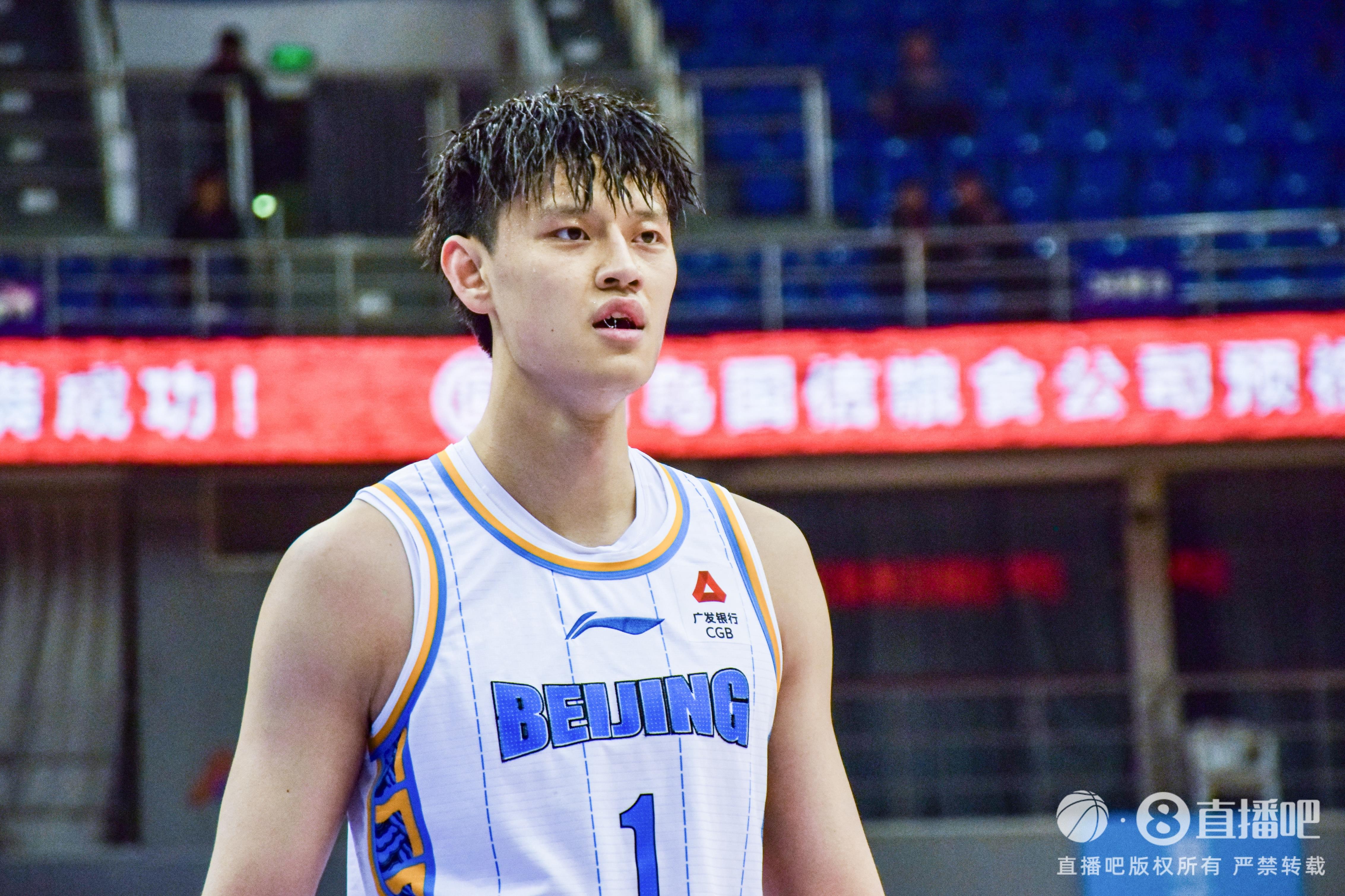 7次大帽相當(dāng)炸裂！曾凡博替補(bǔ)砍16分7板7帽 大帽絕殺遼寧！