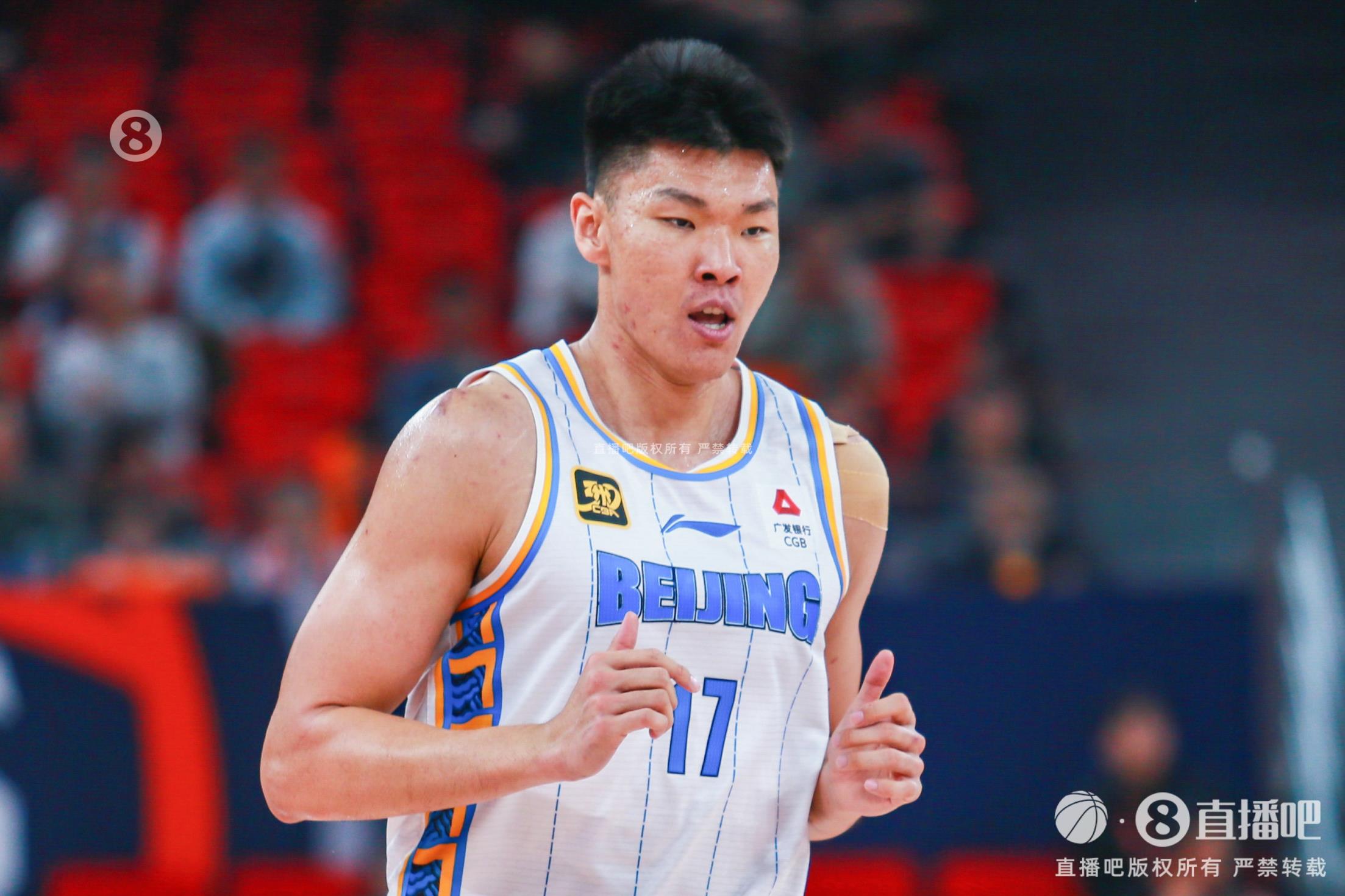 進(jìn)攻端把握機(jī)會不錯！范子銘10投7中貢獻(xiàn)16分3助攻